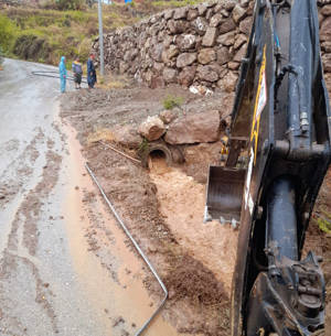 Büyükşehir ekipleri Alanya kırsalında yoğun mesaide