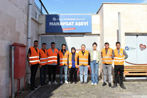 Büyükşehir Belediyesi Manavgat Aşevi  ihtiyaç sahiplerinin yanında olmaya devam ediyor