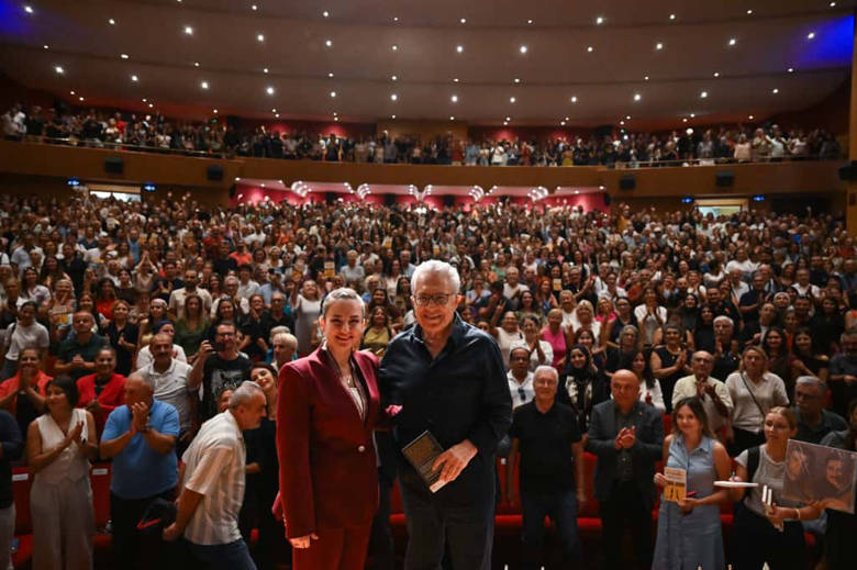 Zülfü Livaneli okurlarıyla buluştu