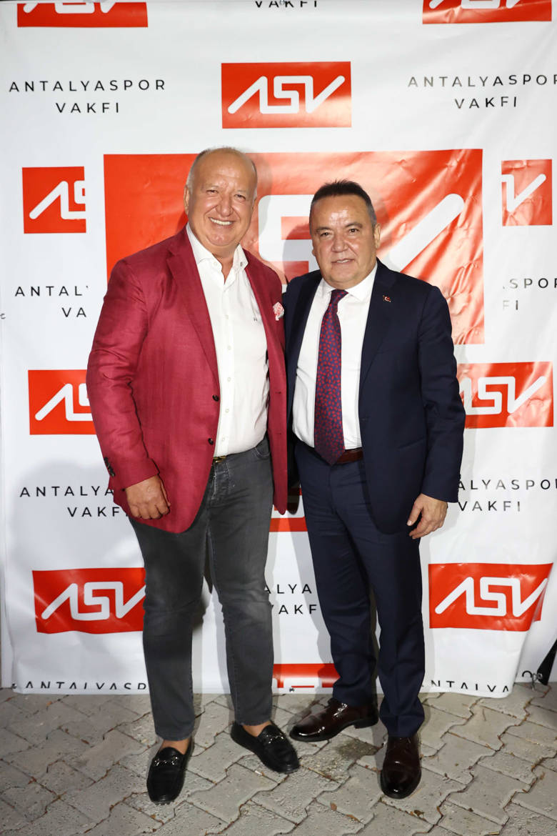 Başkan Böcek’e Antalyaspor Vakfı’ndan Planlama Teşekkürü